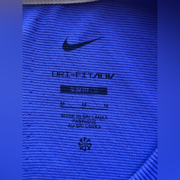 Nike Women's Dri-fit Adv
Short-sleeve Aura Top
Radiant Blue Size M - Picture 7 of 8